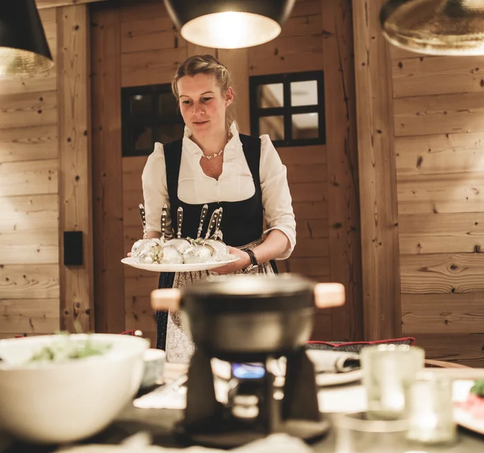 Lech Lodge gute Fee mit Speisen © JK Lodge GmbH