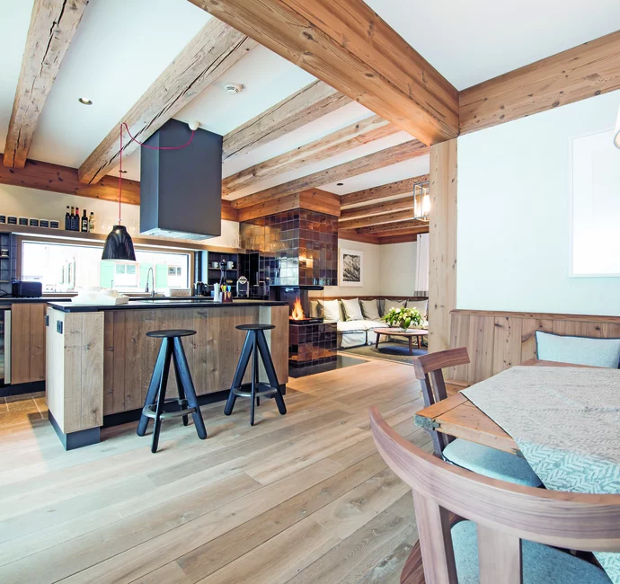 Chalet Arlberg Wohnbereich und Kueche © JK Lodge GmbH