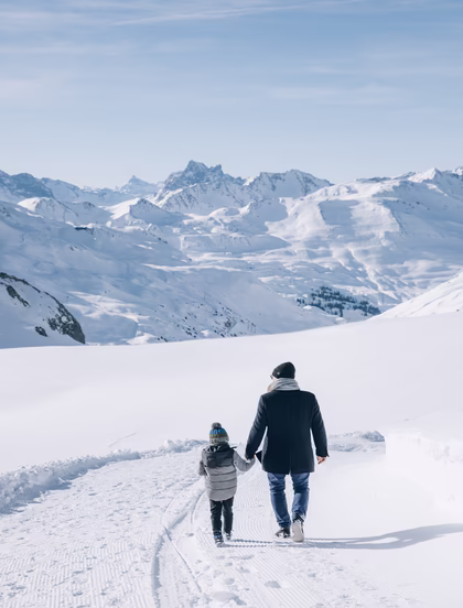 Winterwandern mit der Familie in Lech © Lech Zürs Tourismus by Daniel Zangerl