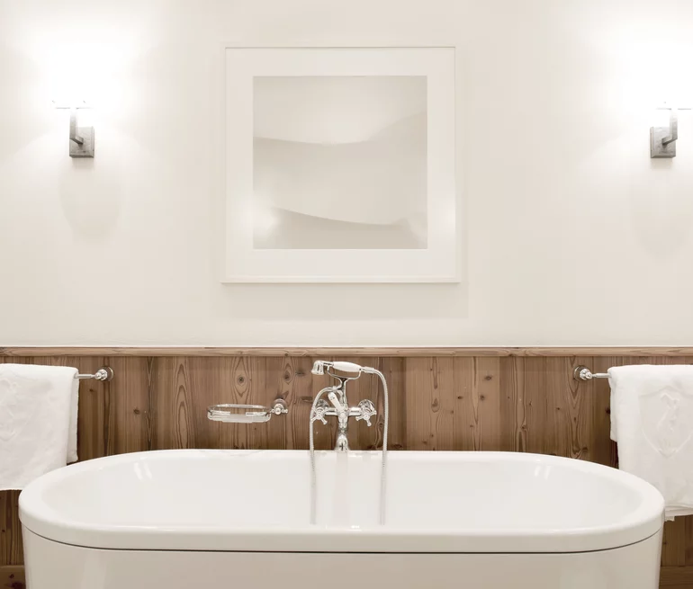 Chalet Arlberg freihstehende Badewanne © JK Lodge GmbH