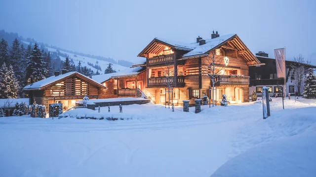Lech Lodge Aussenansicht im Winter  ©JK Lodge GmbH