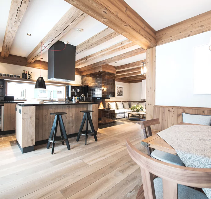 Chalet Arlberg Wohnbereich und Küche © JK Lodge GmbH