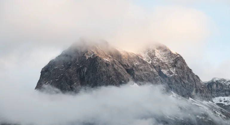 Gipfel vom Arlberg im Nebel © JK Lodge GmbH
