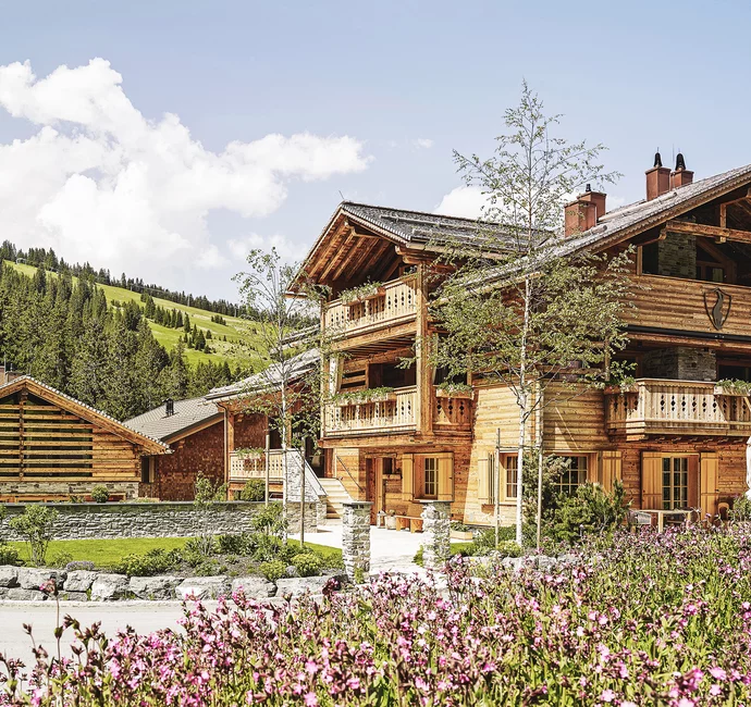 Lech Lodge Aussenansicht Sommer