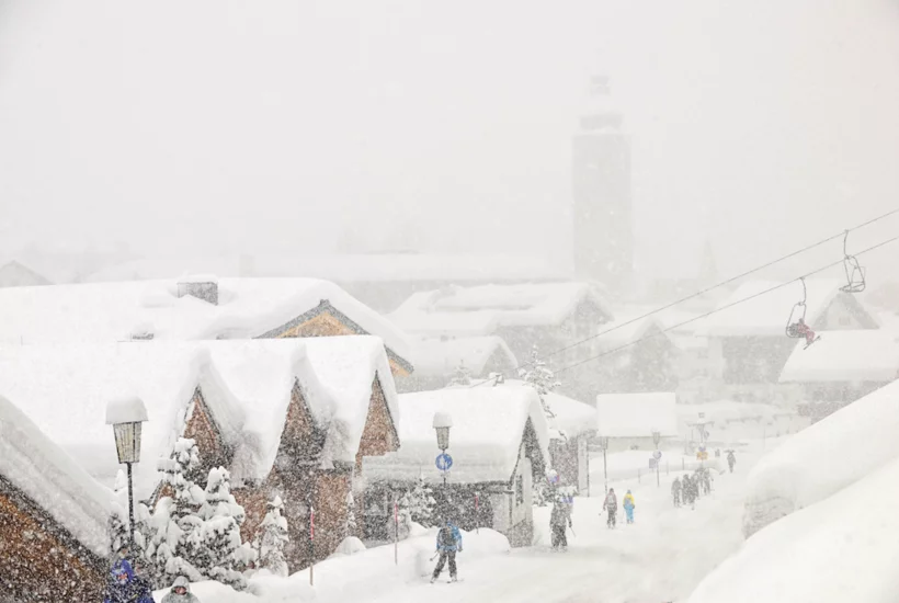 Verschneite Lech Lodge im Winter © JK Lodge GmbH